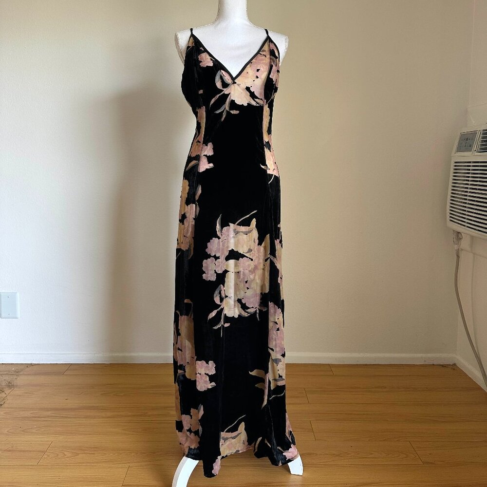 Elegant Floral Black Velvet Boho Dress by Urban Outfitters | NWT size M